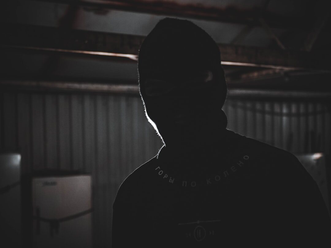 mysterious criminal profile