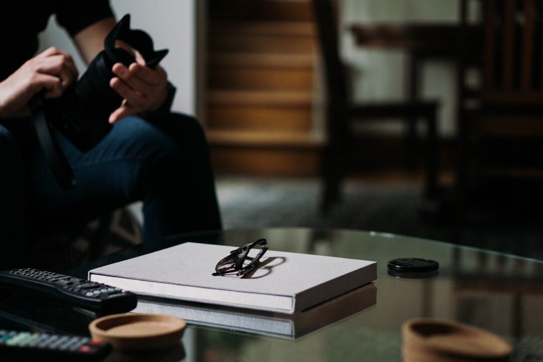 mystery writer planning alibi